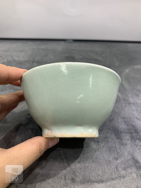清雍正外粉青釉内青花太极八卦纹杯 - 图2